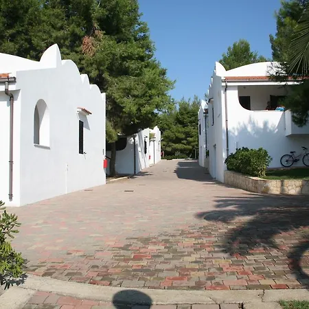 Villaggio Idra 2*