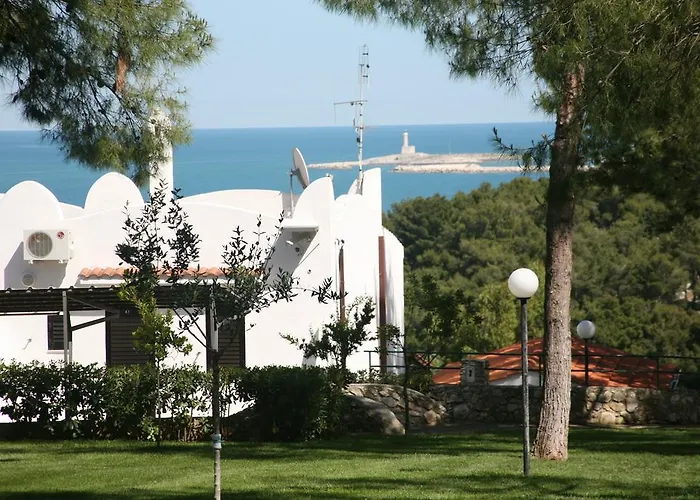 Aldeamento Turístico Villaggio Idra 2*