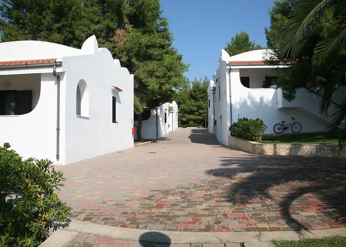 Villaggio Idra 2*